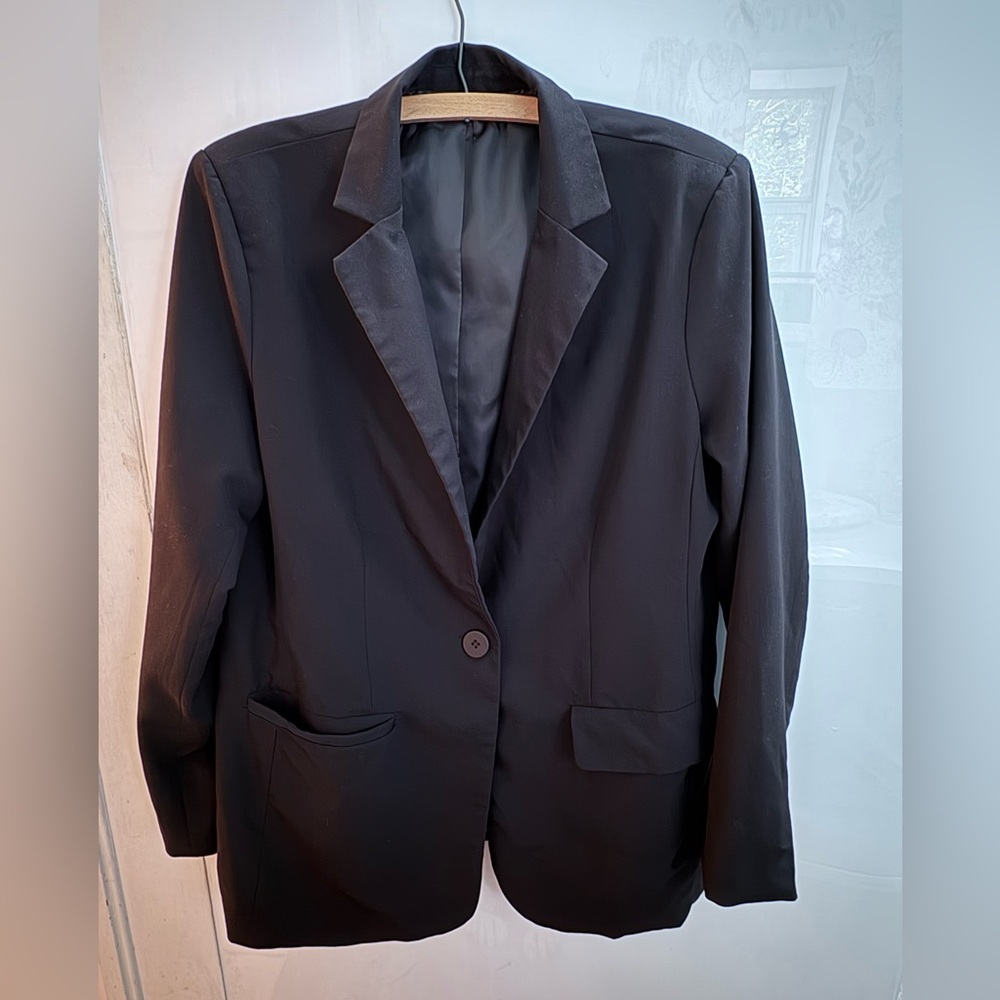 Classic Black Blazer #P177